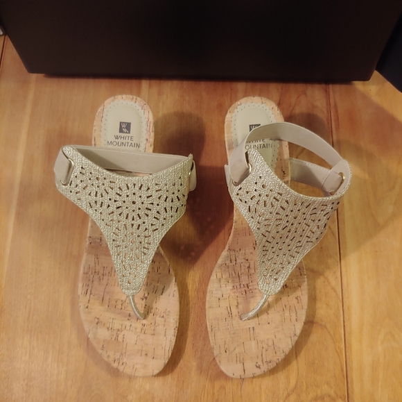 White Mountain Shoes - Women's White Mountain Tan Wedge Sandals, 10